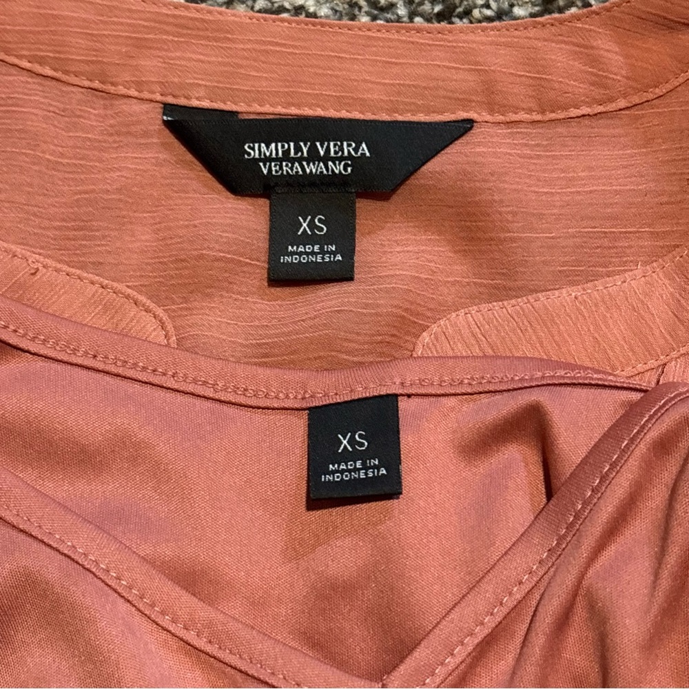 Simply Vera Vera Wang Coral Blouse and Tank Set 2 Piece Size XS - Picture 2 of 5
